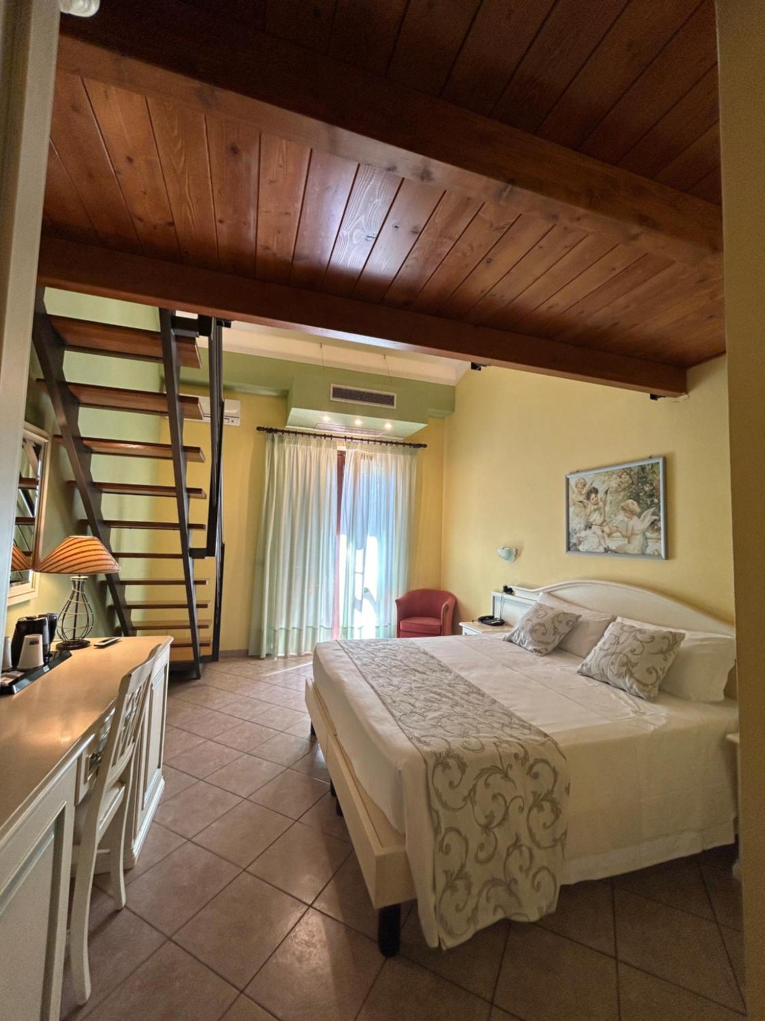 Duca Della Corgna Hotel 4*